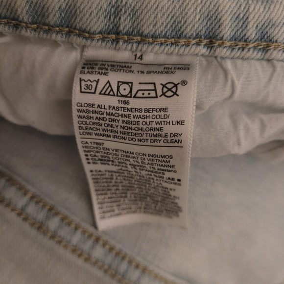 Old Navy boyfriend jeans size 14 - Picture 3 of 3